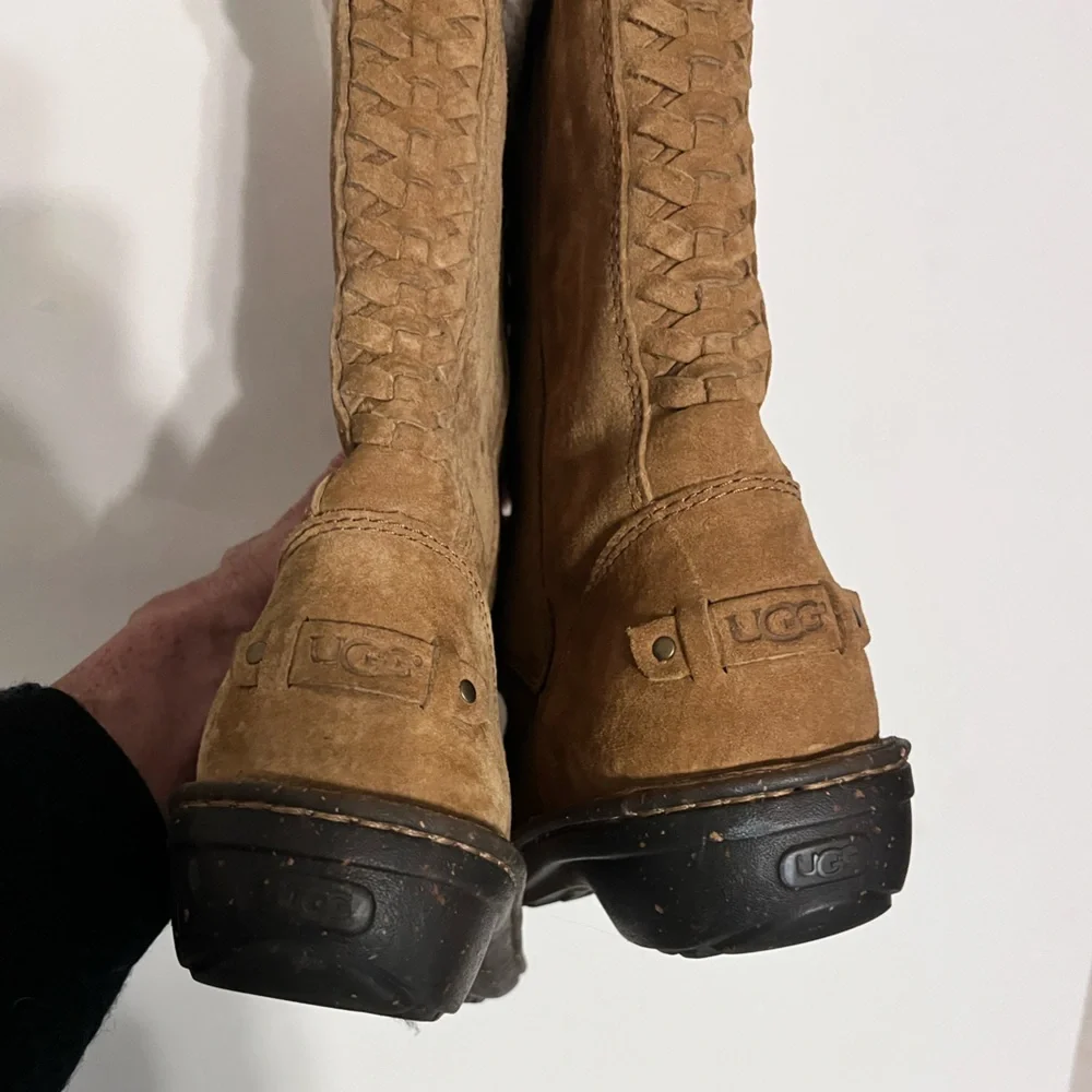 UGG Karyn Cuff Sheepskin Boots Chestnut Brown READ